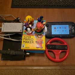 Nintendo Wii U Bundle 12 Games, 4 Amiibo, Steering Wheel