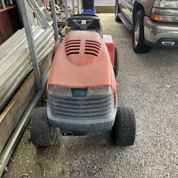 Scotts Riding Lawn Tractor 