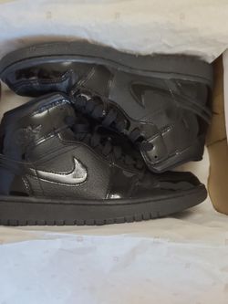 Womens AJ1 Mid Patent "Triple Black"