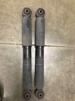2017 Toyota Highlander OEM rear Shocks/ 4,000 miles on them.