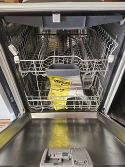 DISHWASHER BOSCH WHITE NEW OPEN BOX  