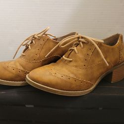 Vintage Maurice's Tan Heeled Saddle Shoes Size 8M 1.5" Heel