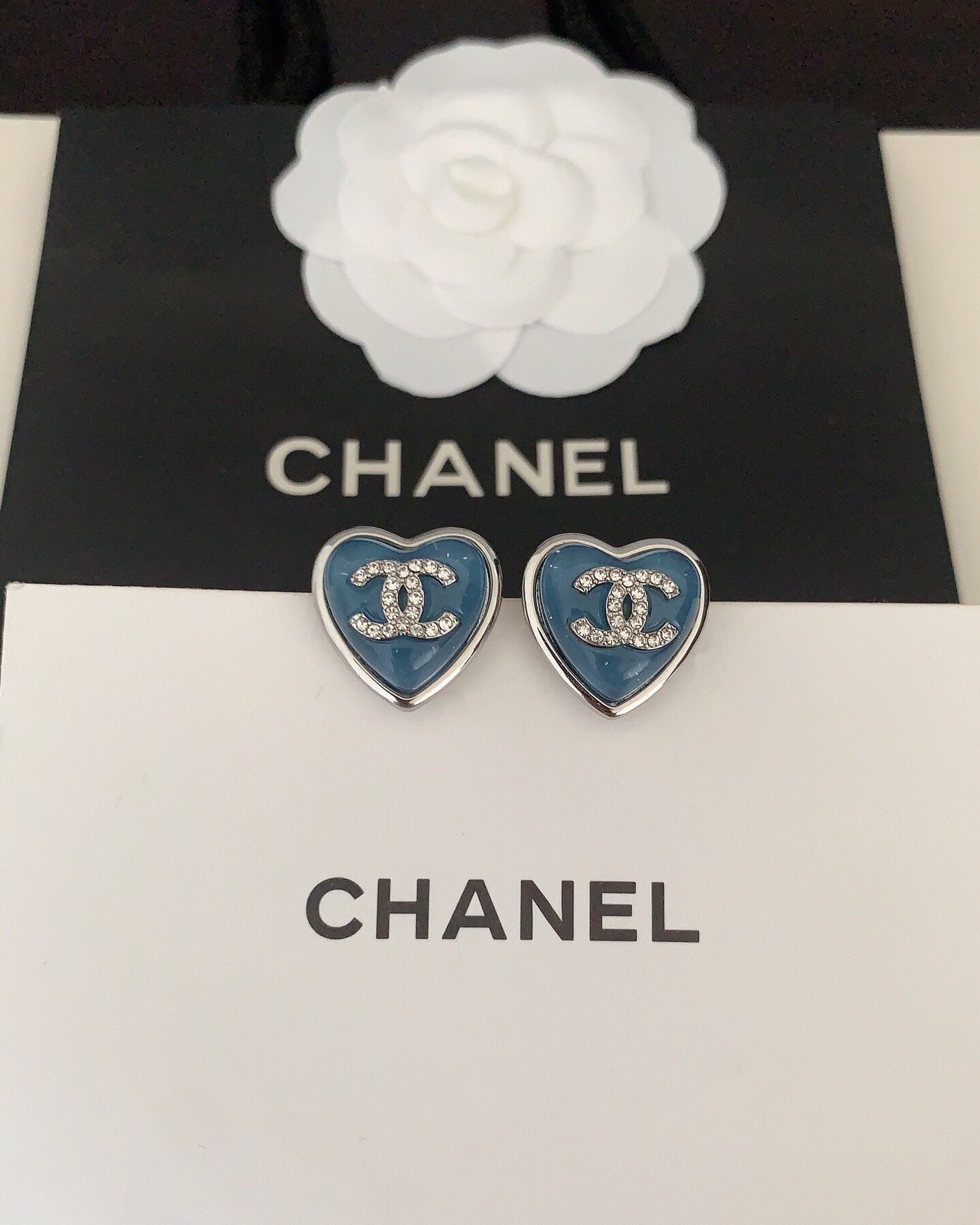A trendy ear stud
