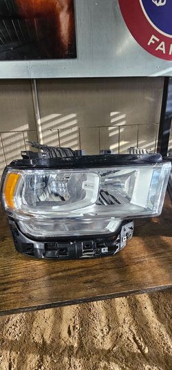 RAM 2019 and up headlights assembly