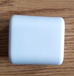 International travel power adapter