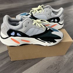 Yezzy 700