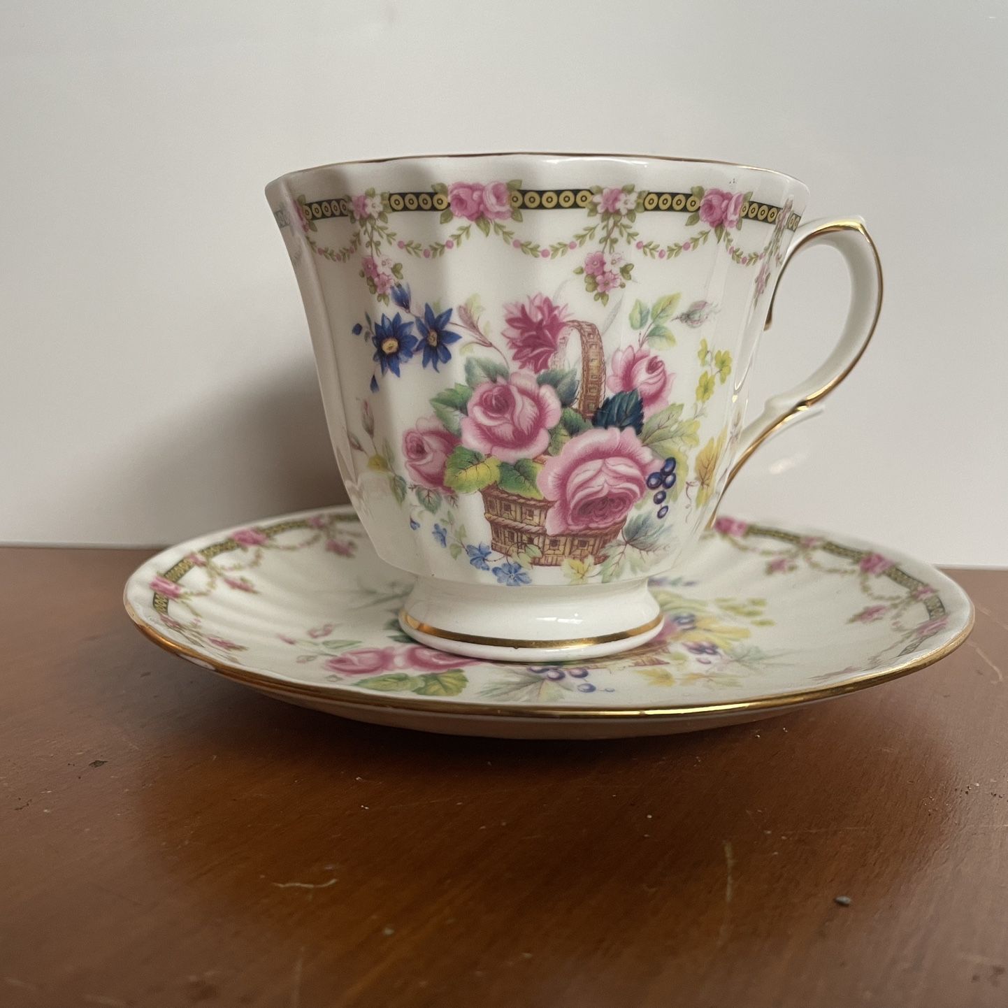 DUCHESS Made In England Bone China Teacup Saucer Set Floral In