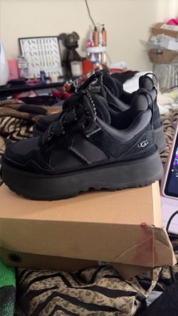 Black platform Astromel Uggs