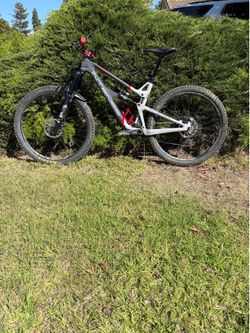 2022 Intense Primer Mountain Bike – Upgraded Hydra Hub – Excellent Condition