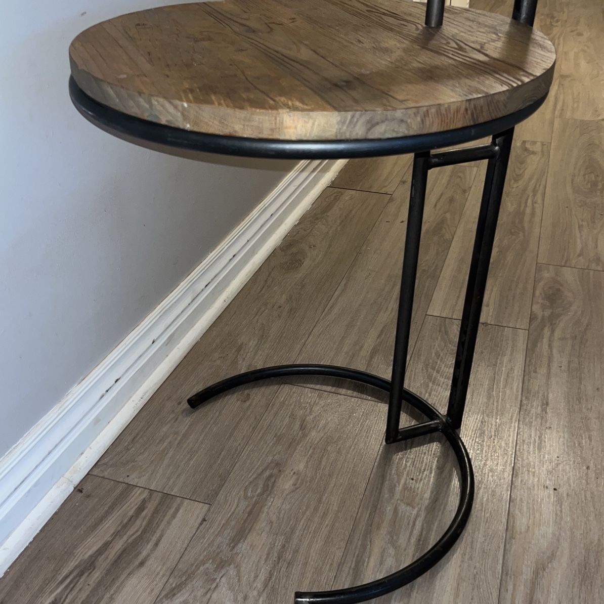 Side Table For Couch Or Recliner. 