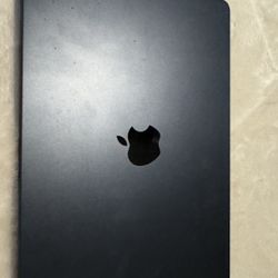 Macbook Air 13inch (2024)