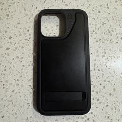 ZAGG Everett 15 Pro Max