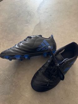 Boys soccer cleats