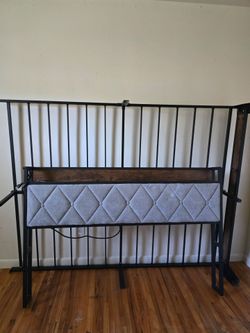 Queen bedframe