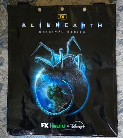 Sdcc 2026 aliens earth 🌎 bag