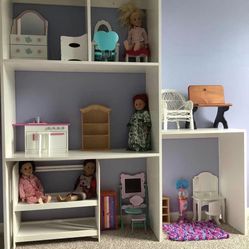 18” Doll House And Accessories 