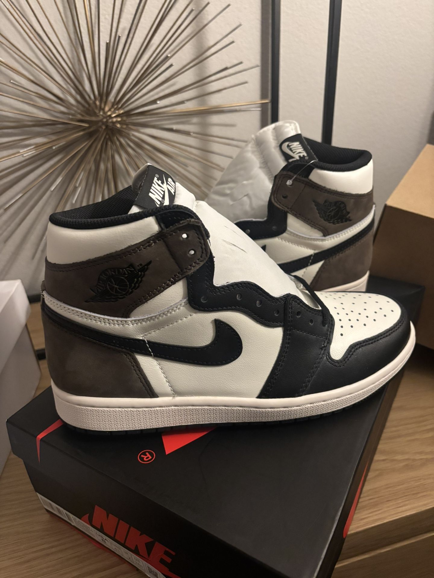 Air Jordan 1 “Mocah” 