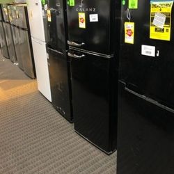 Thomson, Magic Chef and Galanz Top Freezer Refrigerators GDZ