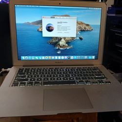 Apple MacBook Pro 2.8 Ghz I7 Processor 16gb Ram 256gb Ssd 0s Catalina Very Clean With Charger 