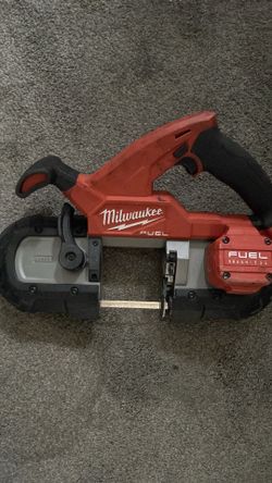 Milwaukee compact band saw