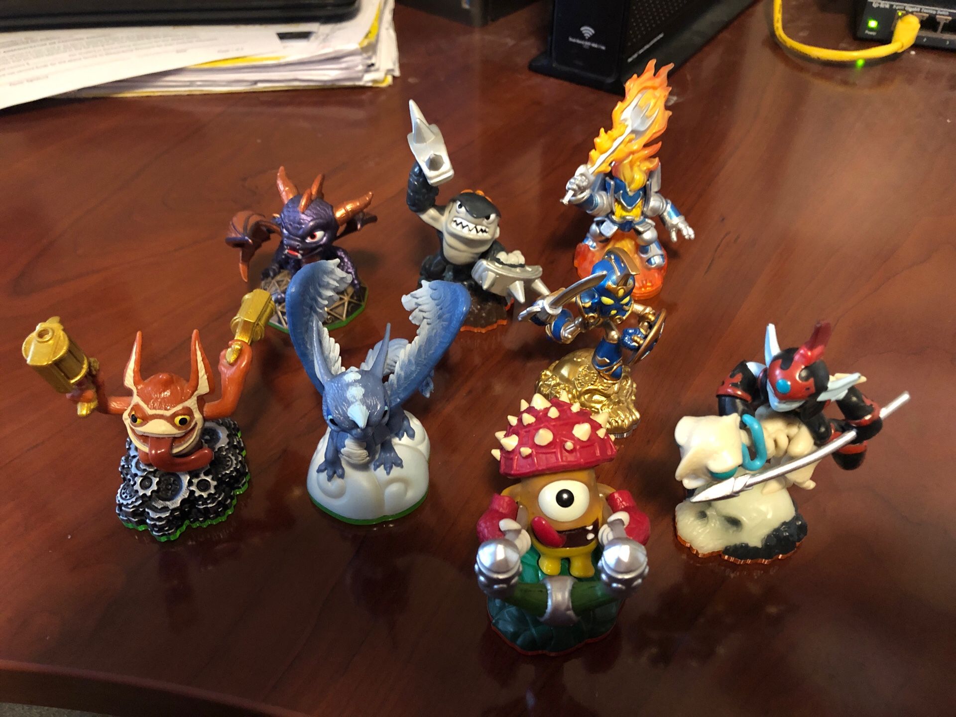 8 Skylander Figures