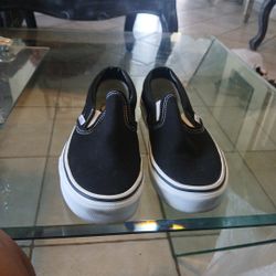 Black Low Top Vans Size 4