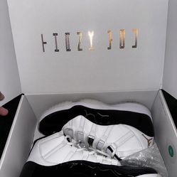 Air Jordan 11 "Gratitude"
