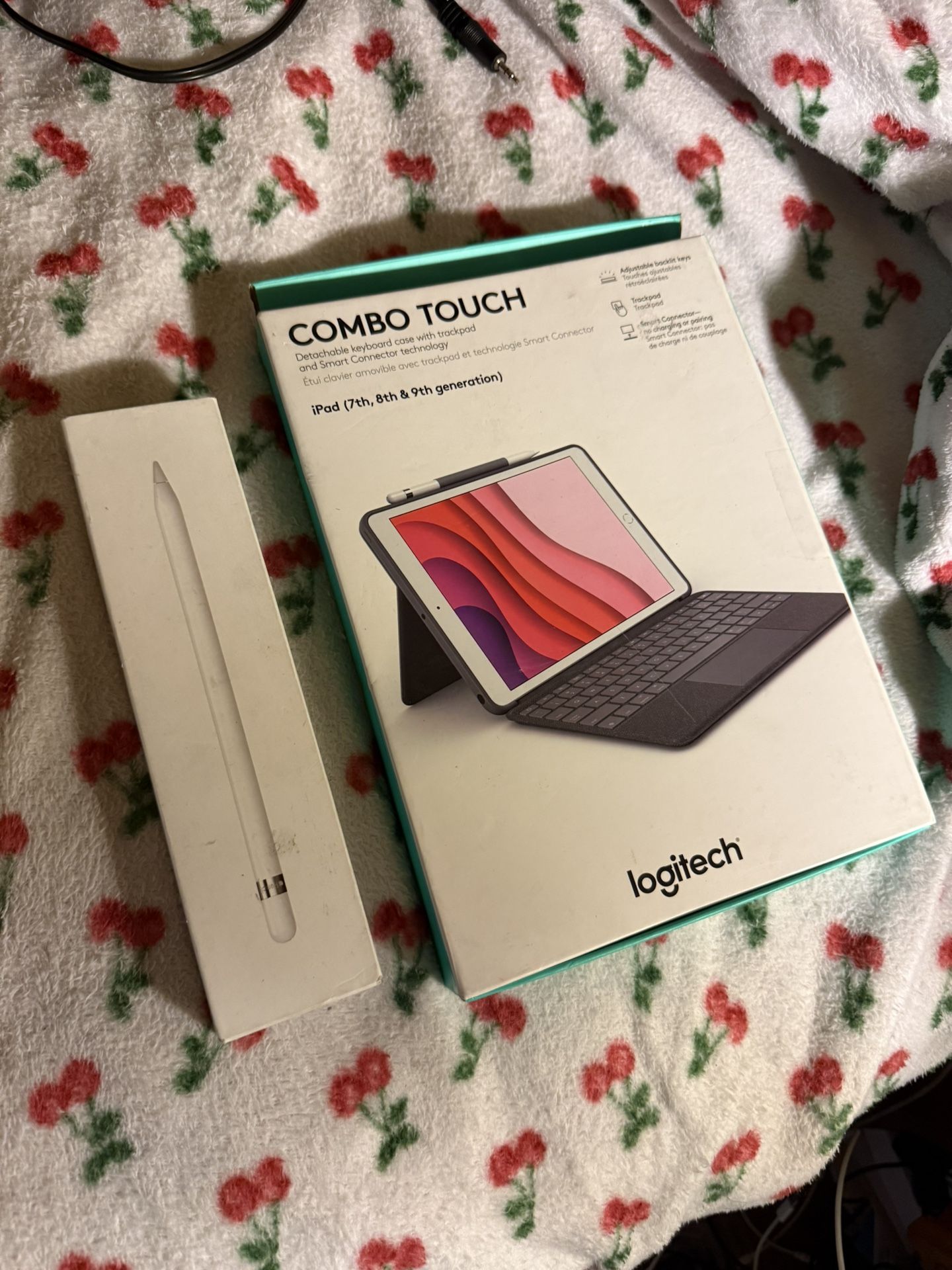iPad keyboard case and Apple Pencil 1st gen