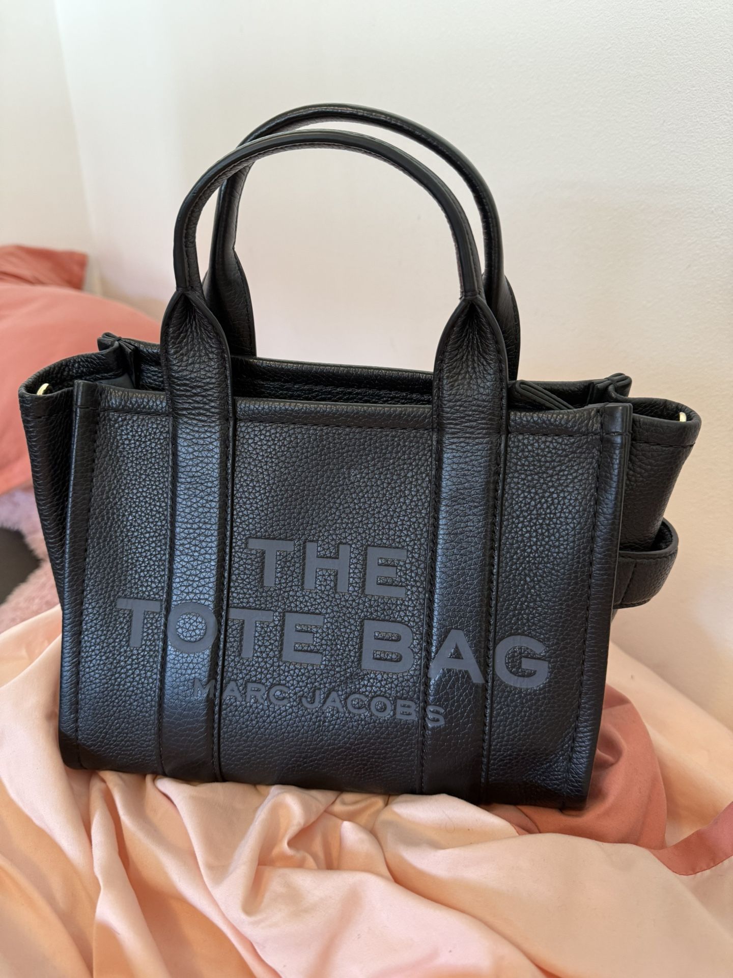 Marc Jacobs the tote bag medium