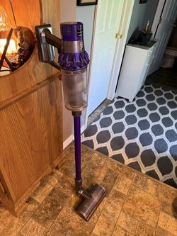 Dyson  V10