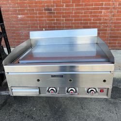 Vulcan VIG36-R301 Thermostatic Natural Gas 36" Flat Top Griddle with 1" Chrome Plate