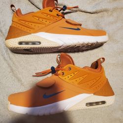 Nike Air Max Leather Training Shoes men's size 12