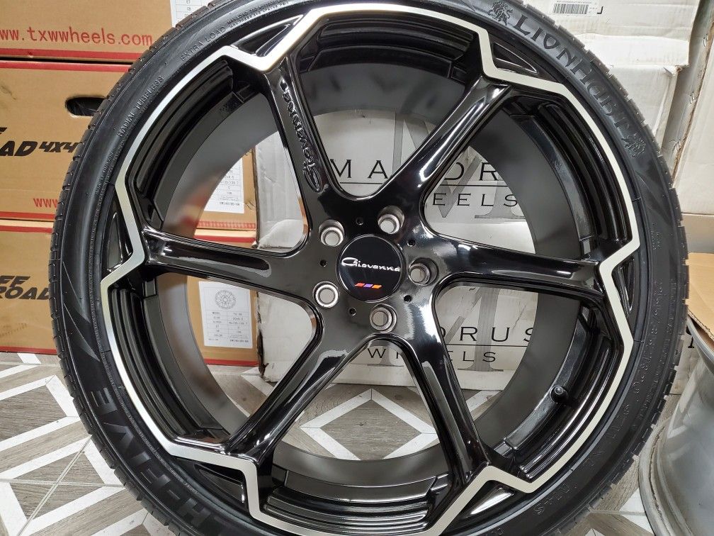 20" Giovanna Rims and Lionhart Tires