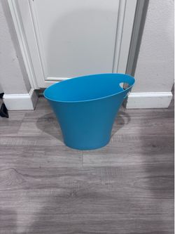 Plastic Wastebasket / Trash Can – 11.5” High