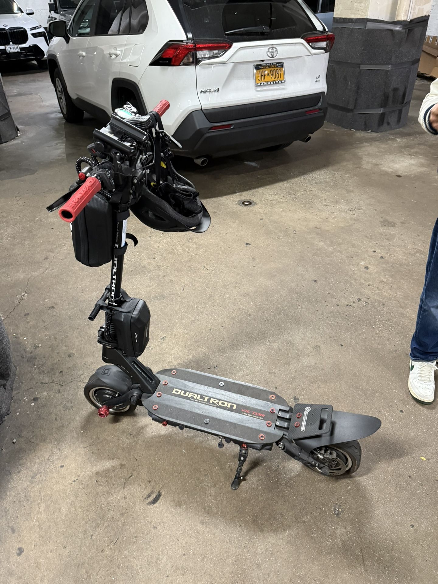Dualtron Victor Electric Scooter – Great Condition + Extras