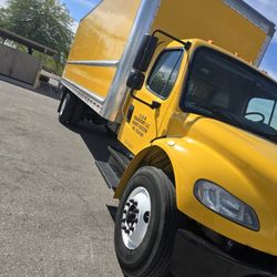 2018 Freightliner 26 Foot