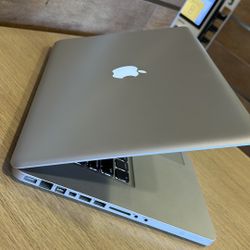Apple MacBook Pro 15” i7/8GB256GB SSD $180 