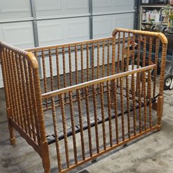 Vintage Jenny Lind Style Crib For Restoration Project 