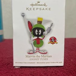 Marvin the Martian Looney tunes Hallmark Christmas Tree Ornament 
