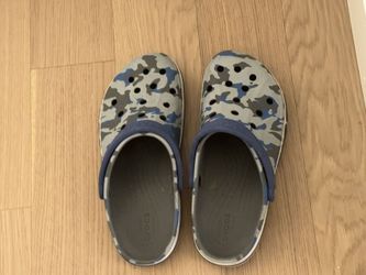 Crocs Size 10-11