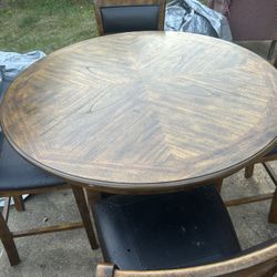 Dining Room Table And Four Chairs 