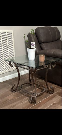 Coffee/side tables