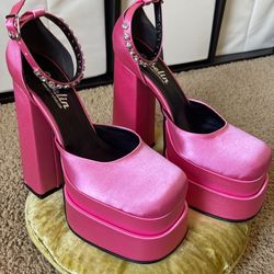 Pink Platform Heels ✨