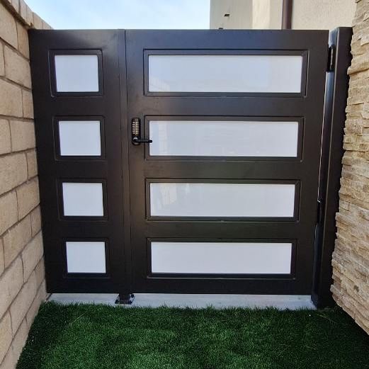 Iron Swing Gate And Flexi Glass