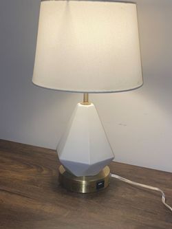 Small Contemporary Off White Table Lamp With The Geometric Ceramic  Base and USB Port H17"
