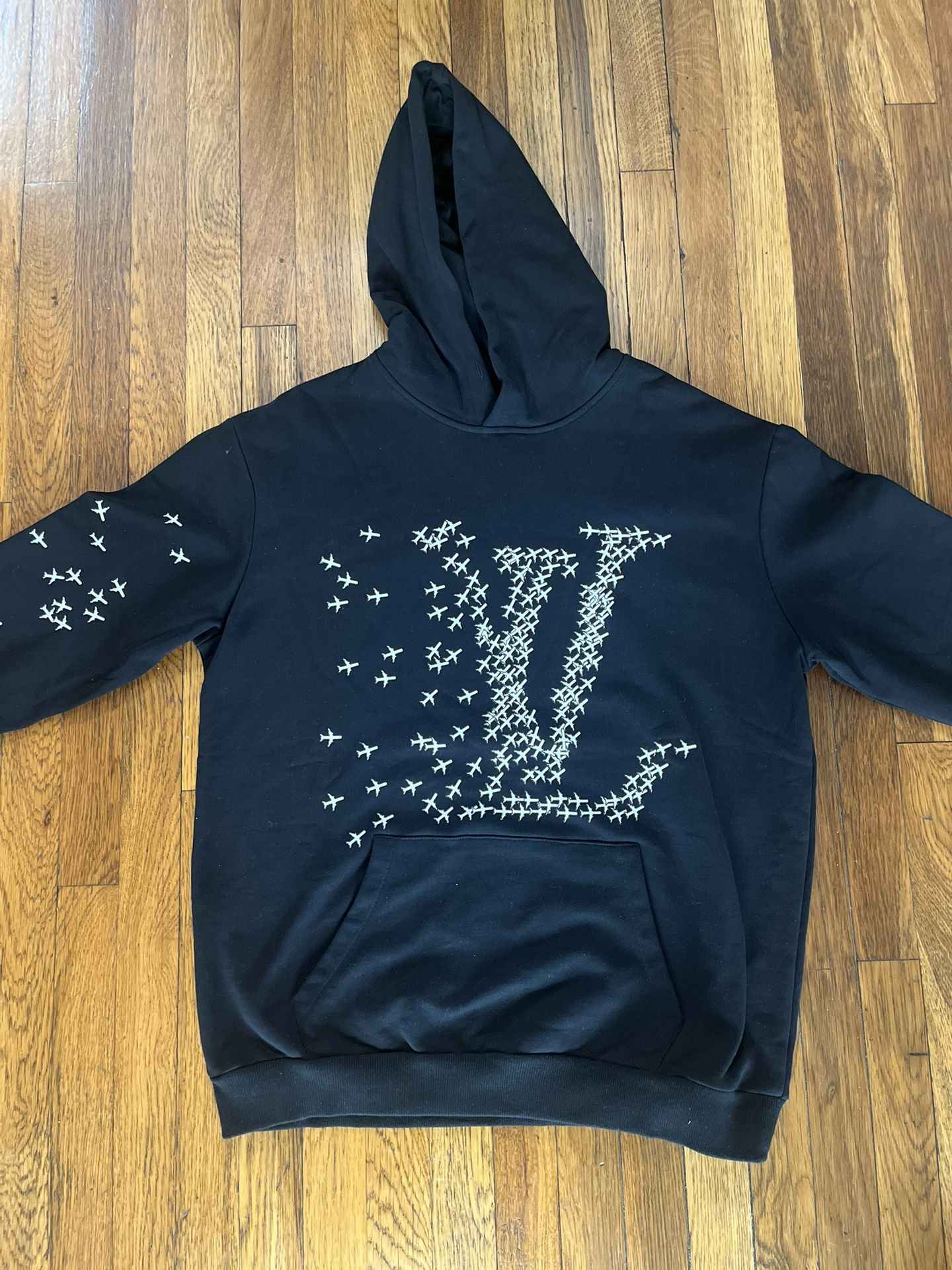 LV Planes Hoodie Size L/XL for Sale in Chicago, IL - OfferUp