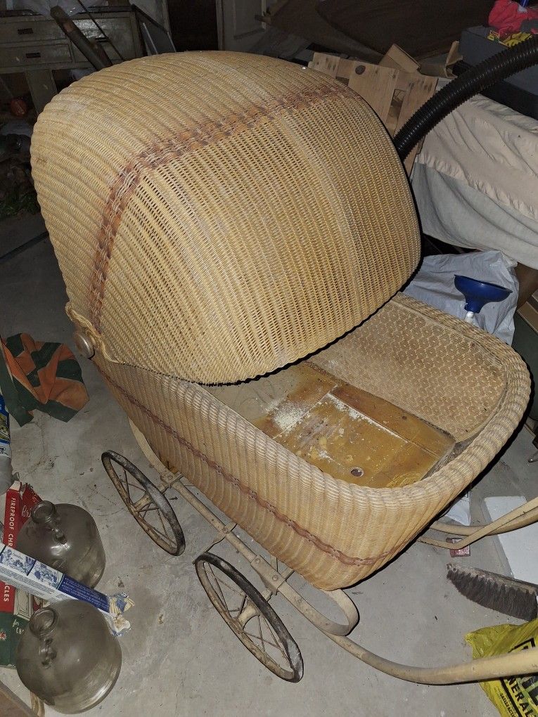 VTG Lloyd Loom Wicker Wooven Baby Carriage