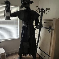 Life Size Creepy Door Man -motion Activated $50