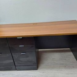 FREE Office Desk with 5 drawers 