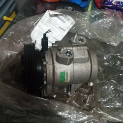 2012 Jeep Liberty A/C Compressor/No Clutch 
